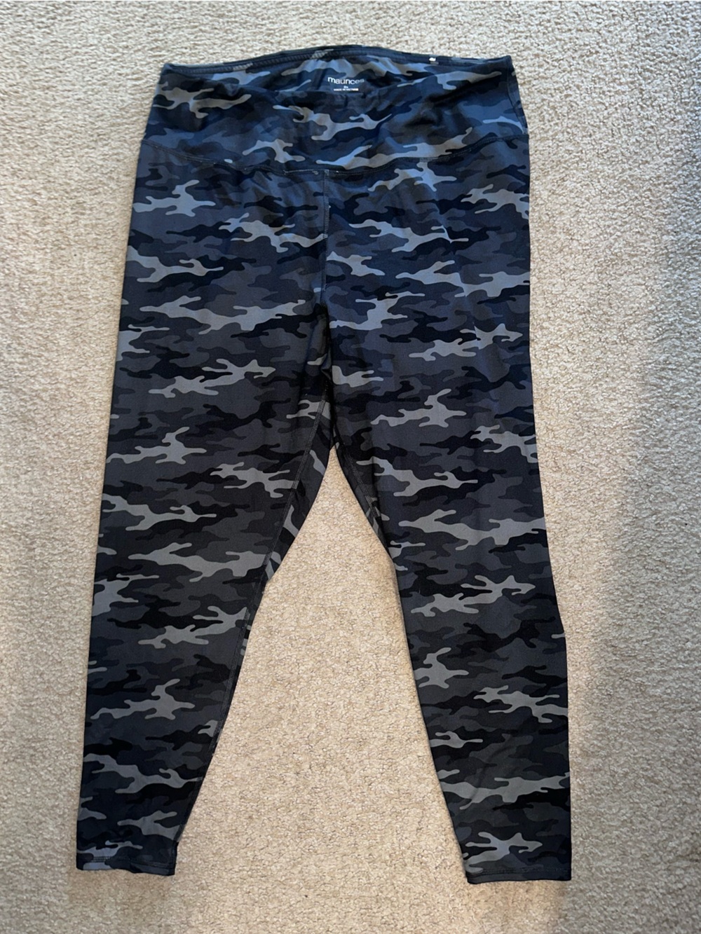 Maurices Women’s Black & Gray Camo Leggings